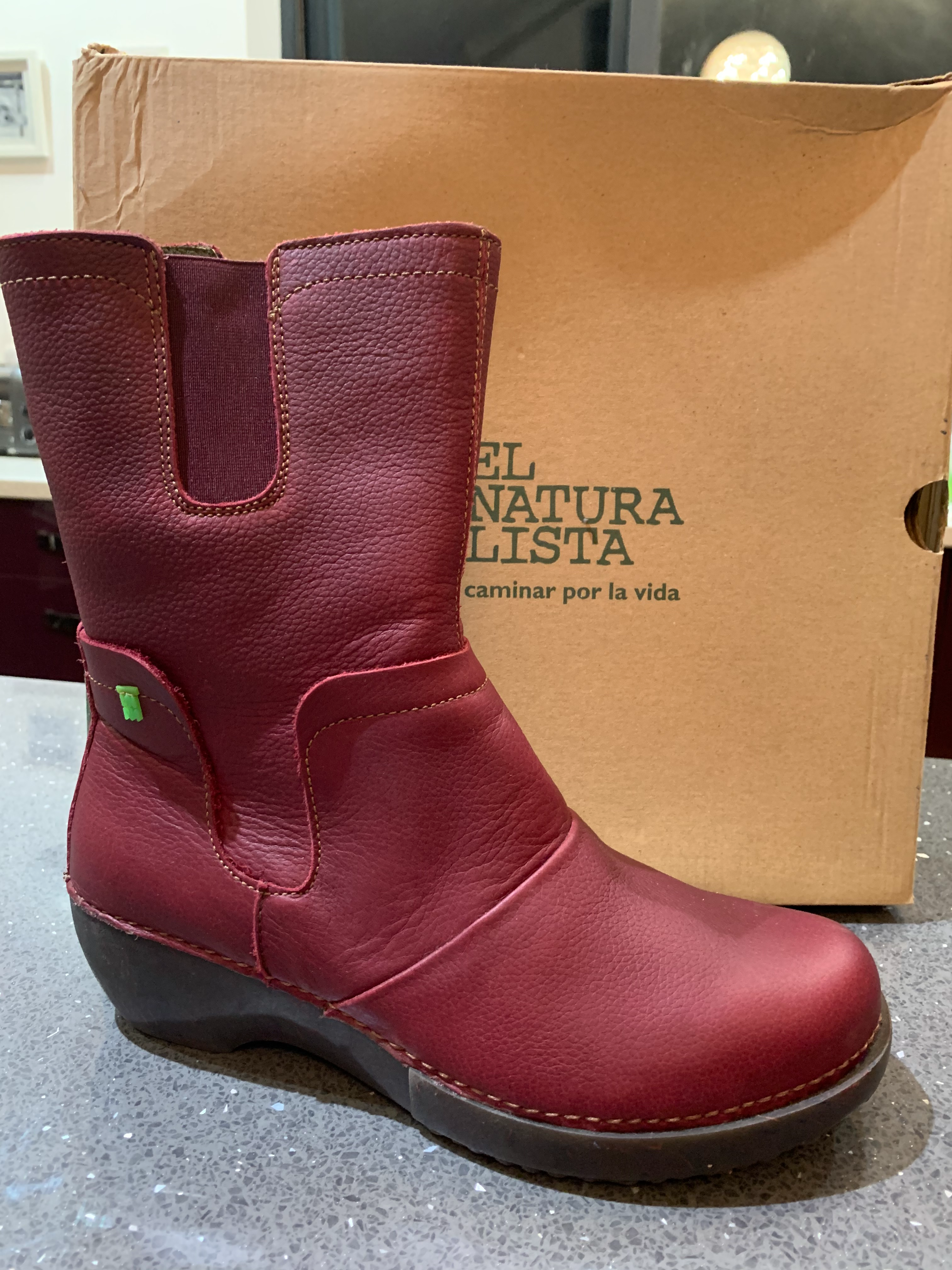 Natura boots best sale